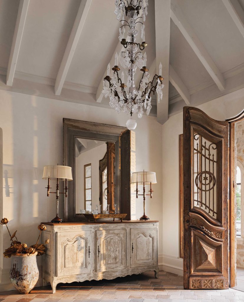 This Paradise Valley Home Blends Provençal Character with Parisian ...